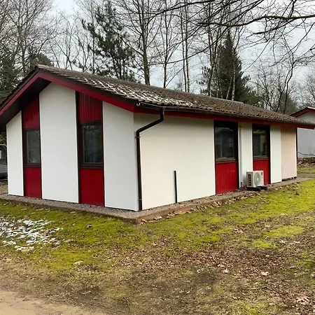 Bungalow On Holidaypark Keybox Starlink Wifi Smarttv Airco Heater Woods Pittoresque Town Lidl Restaurant P Max 2 Cars Dom wakacyjny Uelsen