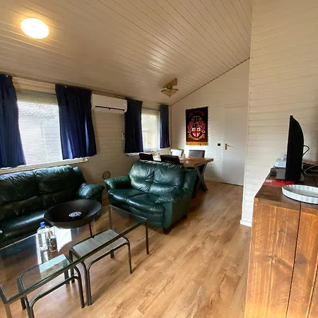 Dom wakacyjny Bungalow On Holidaypark Keybox Starlink Wifi Smarttv Airco Heater Woods Pittoresque Town Lidl Restaurant P Max 2 Cars Uelsen